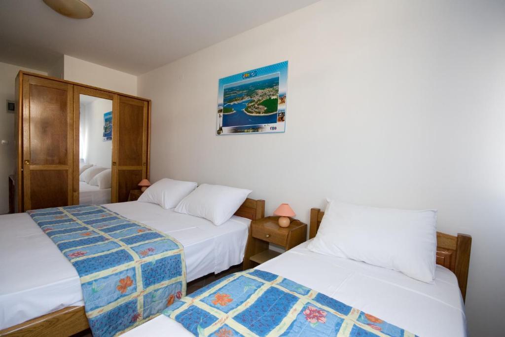 Apartments Valentino Vrsar Room photo